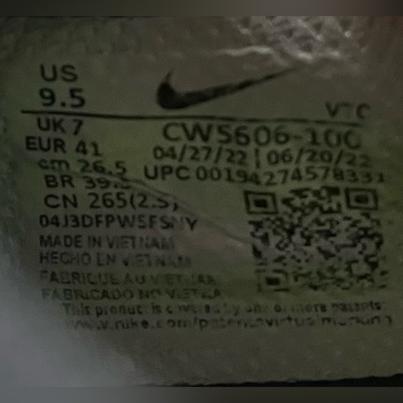 Nike Air Max Excee Womens Size 9.5 Shoes Sneakers White Volt CW5606-100 - Picture 8 of 8